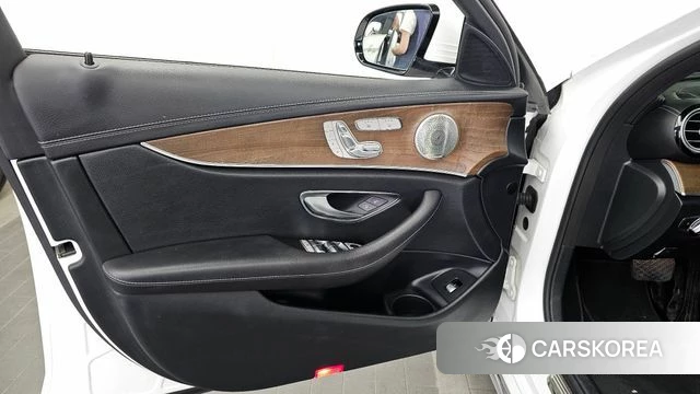 Mercedes-Benz E-Class W213 id 4409521 из Кореи 16