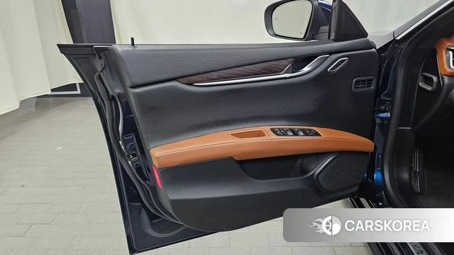 Maserati Ghibli id 4362837 из Кореи 16
