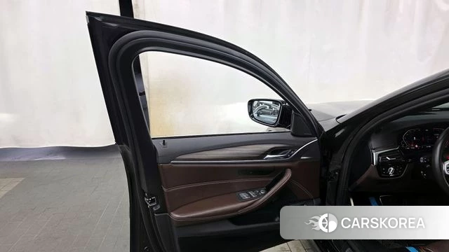 BMW 5 Series (G30) id 4225080 из Кореи 16