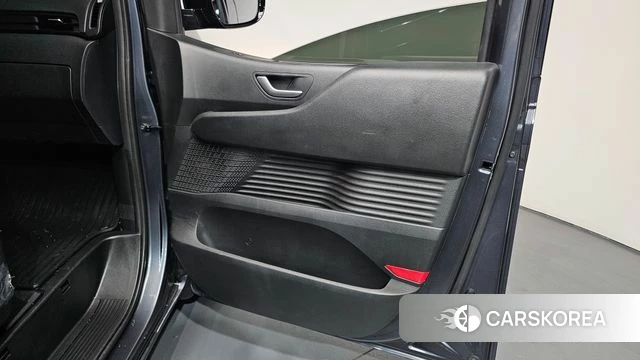 Hyundai Staria id 4354337 из Кореи 16