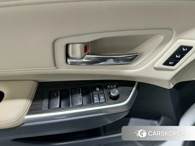 Toyota Grevia id 4263655 из Китая 16