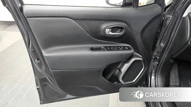 Jeep Renegade id 4636741 из Кореи 16