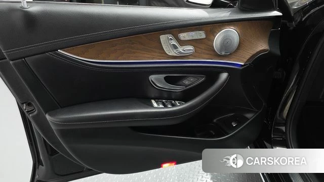 Mercedes-Benz E-Class W213 id 4203913 из Кореи 16