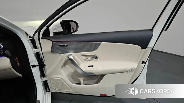 Mercedes-Benz A-Class W177 id 4625264 из Кореи 16