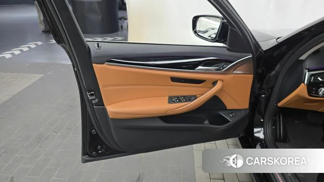 BMW 5 Series (G30) id 4477605 из Кореи 16