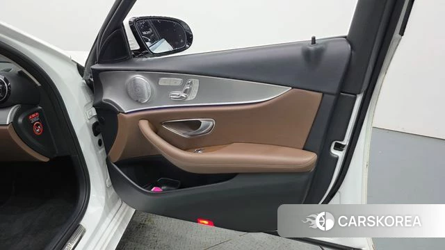 Mercedes-Benz E-Class W213 id 4605271 из Кореи 16