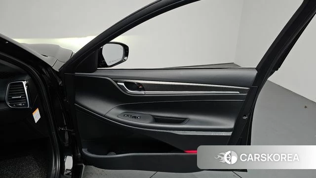 Hyundai Grandeur IG Hybrid id 4520739 из Кореи 16