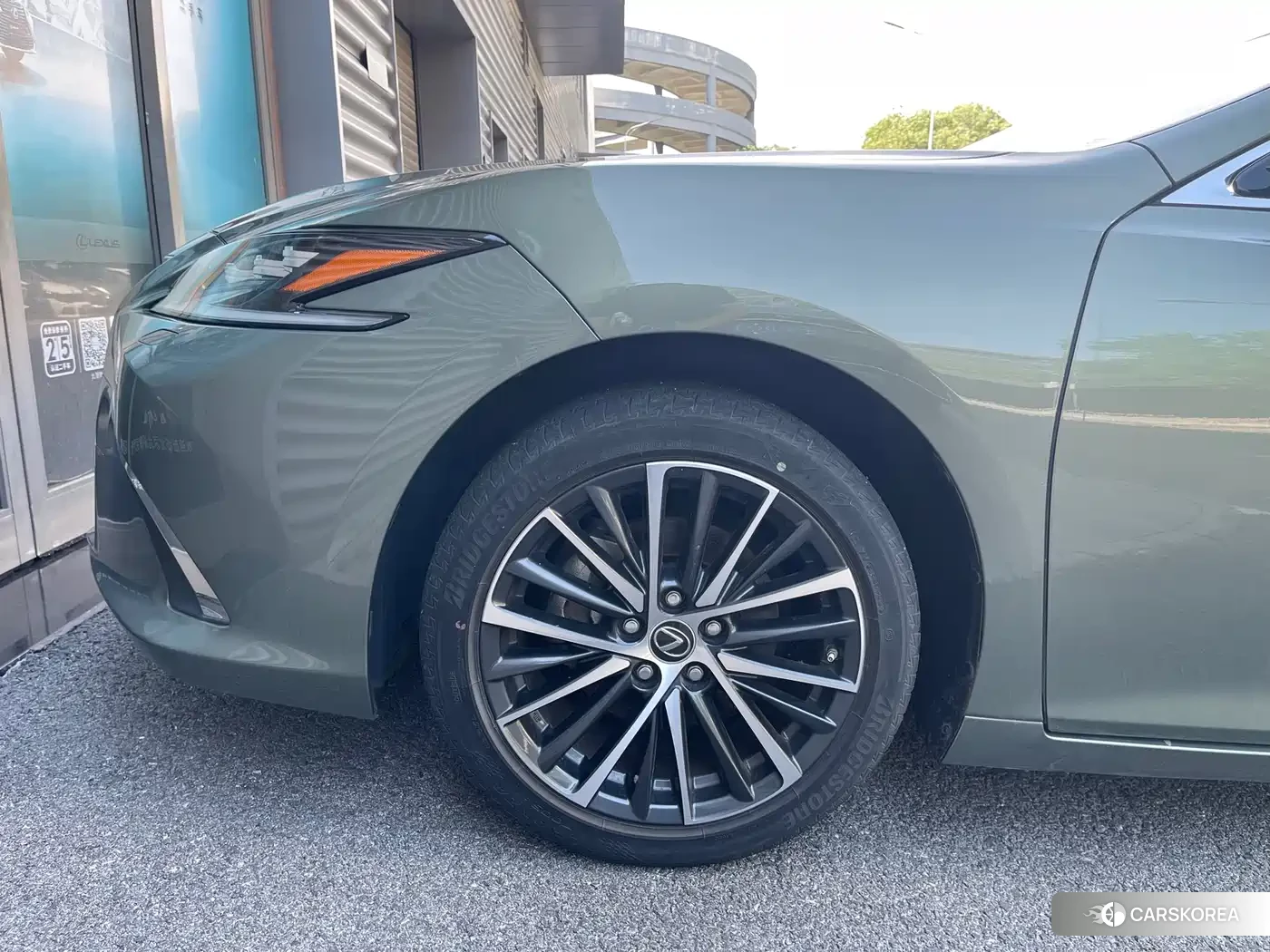 Lexus ES id 4599604 из Китая 16