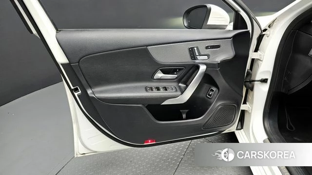 Mercedes-Benz A-Class W177 id 4410418 из Кореи 16