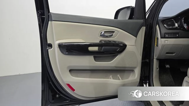 Kia The New Carnival id 4525606 из Кореи 16