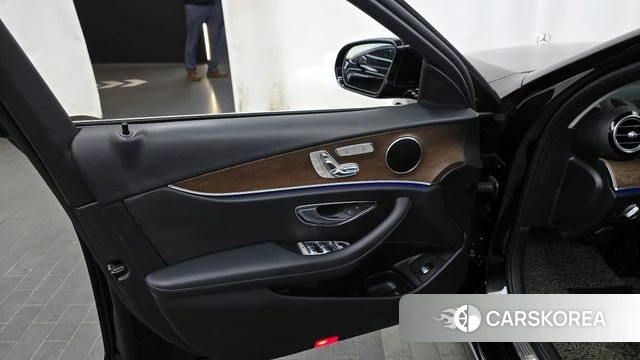 Mercedes-Benz E-Class W213 id 4251432 из Кореи 16