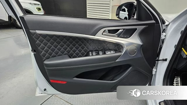 Genesis G70 id 4882632 из Кореи 16