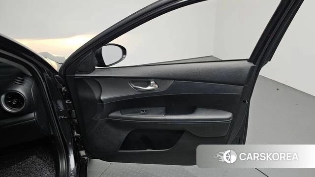 Kia Come New K3 id 4531039 из Кореи 16