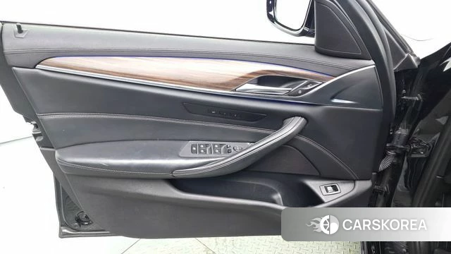 BMW 5 Series (G30) id 4689327 из Кореи 16