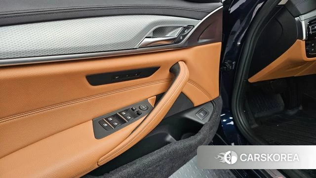 BMW 5 Series (G30) id 4496515 из Кореи 16