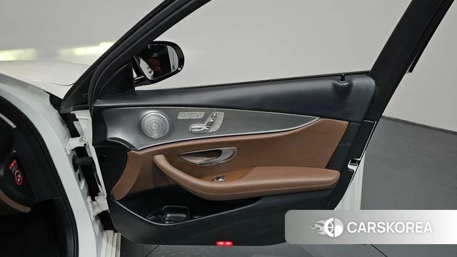 Mercedes-Benz E-Class W213 id 4595523 из Кореи 16