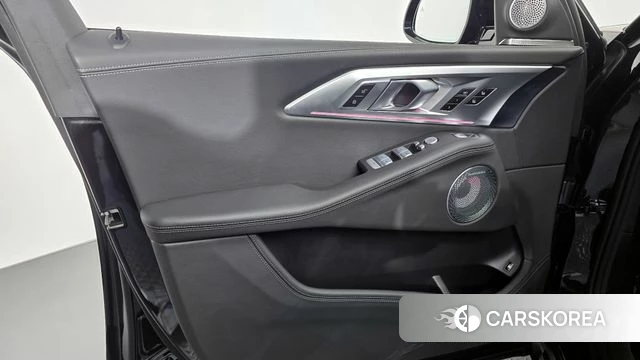 BMW XM (G09) id 4394384 из Кореи 16