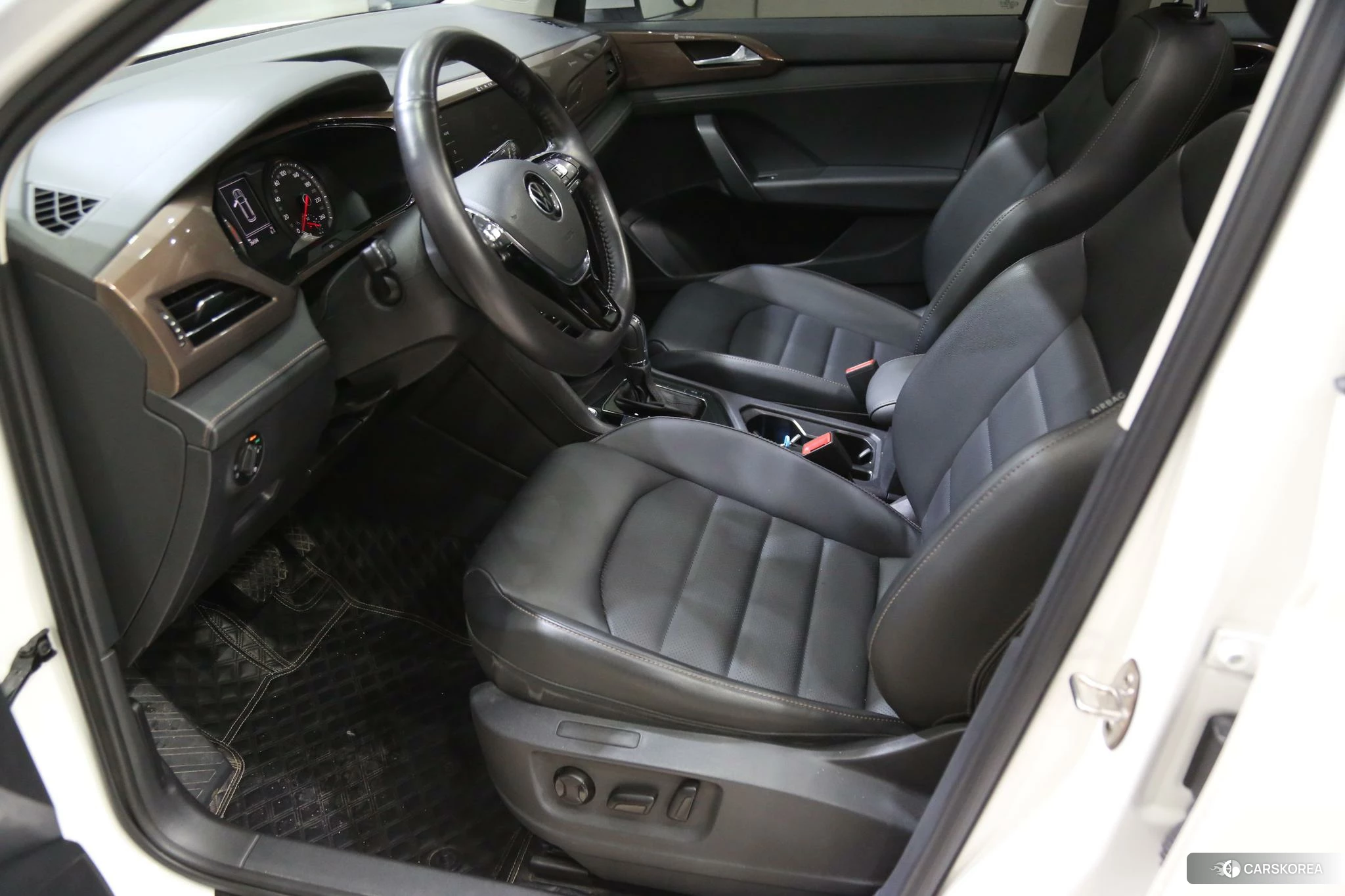 Volkswagen Tuyue id 4493107 из Китая 16