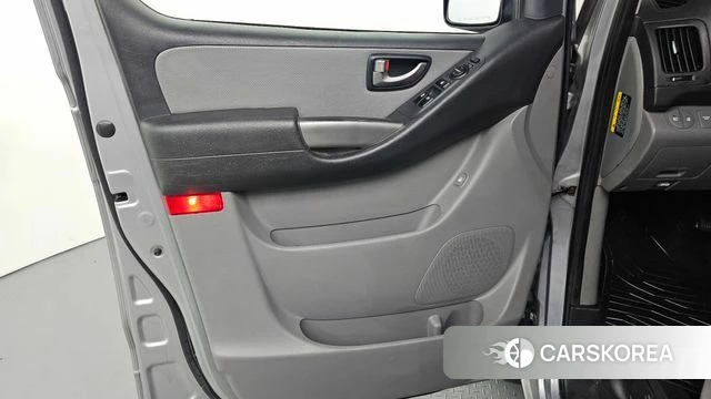 Hyundai The New Grand Starex id 4295249 из Кореи 16