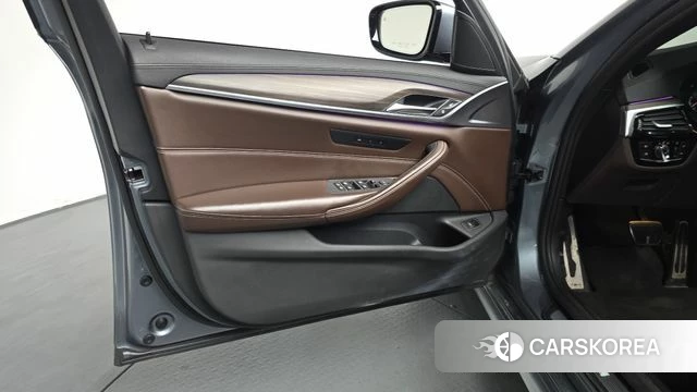 BMW 5 Series (G30) id 4225742 из Кореи 16