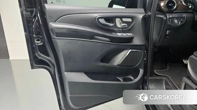 Mercedes-Benz V-Class id 4731763 из Кореи 16