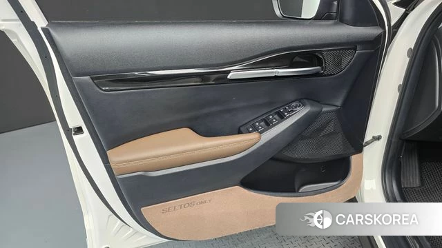 Kia Seltos id 4561635 из Кореи 16
