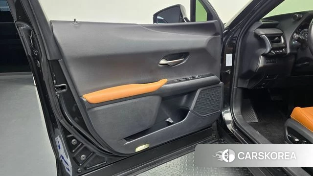 Lexus UX250h id 4196790 из Кореи 16