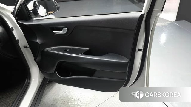 Kia Stonic id 4581892 из Кореи 16
