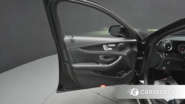 Mercedes-Benz E-Class W213 id 4284530 из Кореи 16