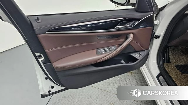 BMW 5 Series (G30) id 4518988 из Кореи 16