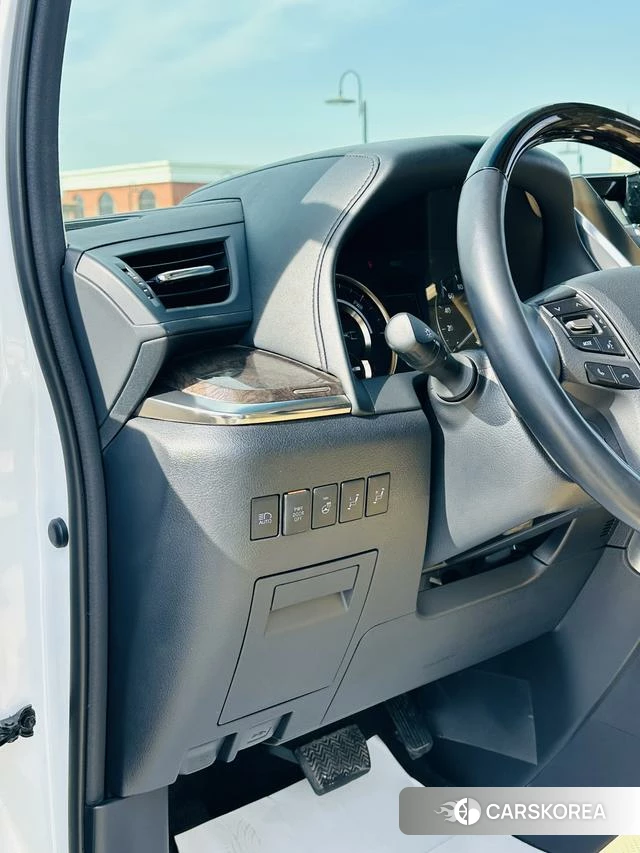 Toyota Elfa id 3908354 из Китая 16