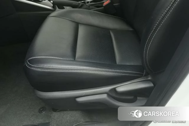 Toyota Corolla dual engine E+ id 4211565 из Китая 16