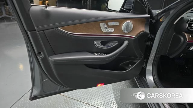 Mercedes-Benz E-Class W213 id 4703052 из Кореи 16