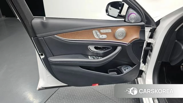 Mercedes-Benz E-Class W213 id 4605037 из Кореи 16