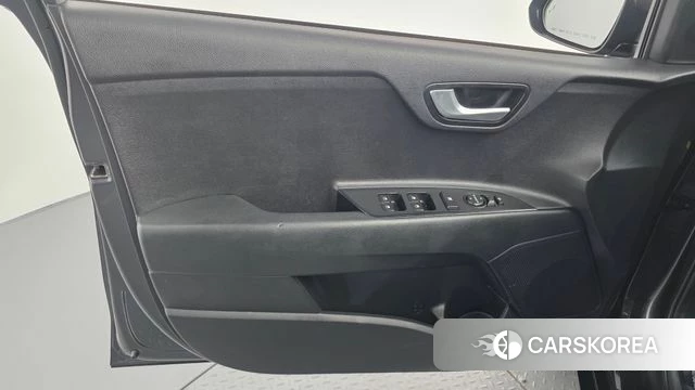 Kia Stonic id 4937359 из Кореи 16