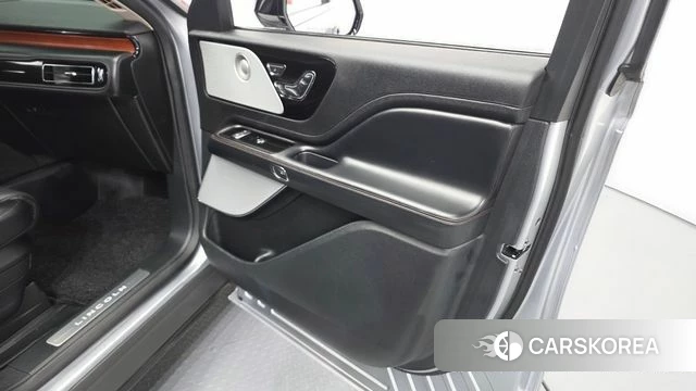 Lincoln Aviator 2nd generation id 4586419 из Кореи 16