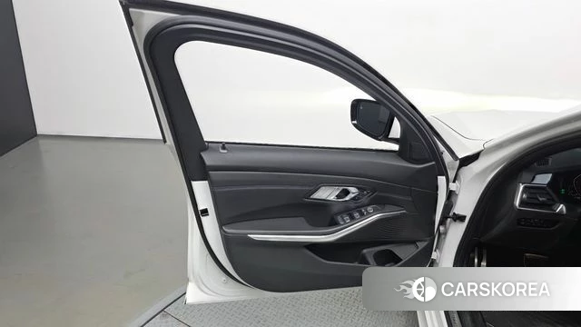 BMW 3 Series (G20) id 4396315 из Кореи 16