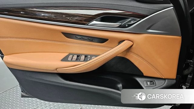 BMW 5 Series (G30) id 4550828 из Кореи 16