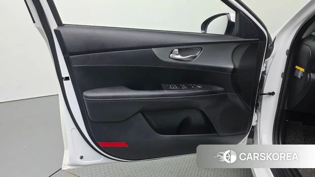 Kia Come New K3 id 4620394 из Кореи 16