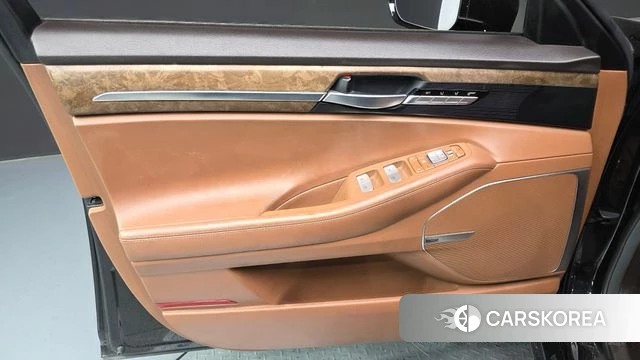 Genesis G90 id 4424602 из Кореи 16