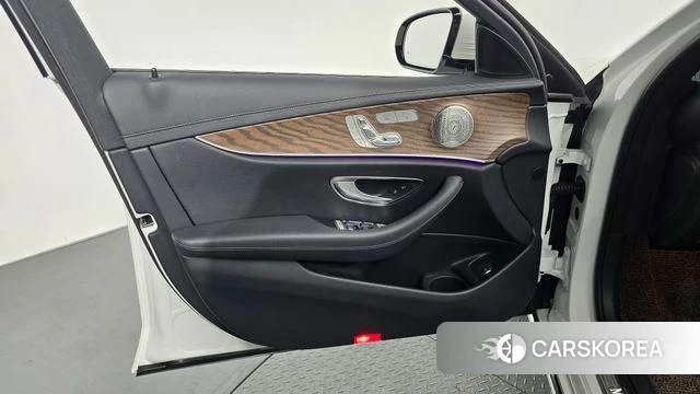 Mercedes-Benz E-Class W213 id 4540868 из Кореи 16