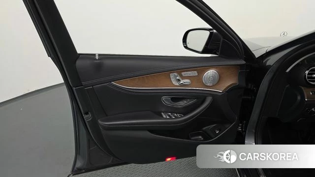 Mercedes-Benz E-Class W213 id 4294749 из Кореи 16