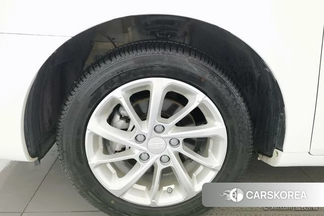Geely Automobile Emgrand id 4210181 из Китая 16