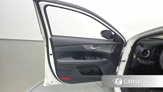 Kia Come New K3 id 4642606 из Кореи 16