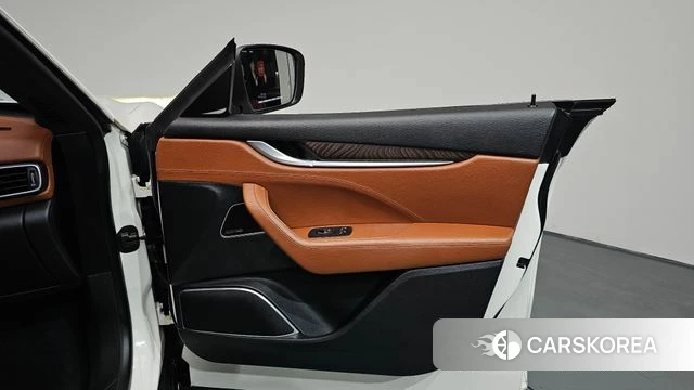 Maserati Levante id 4619809 из Кореи 16