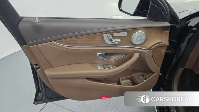 Mercedes-Benz E-Class W213 id 4203400 из Кореи 16