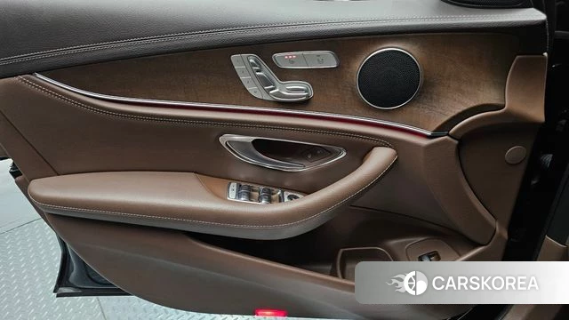 Mercedes-Benz E-Class W213 id 4698548 из Кореи 16