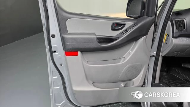 Hyundai The New Grand Starex id 4573831 из Кореи 16