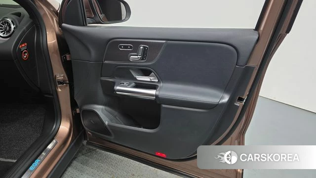 Mercedes-Benz EQA H243 id 4423017 из Кореи 16