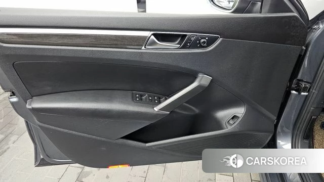 Volkswagen The New Passat id 4574392 из Кореи 16